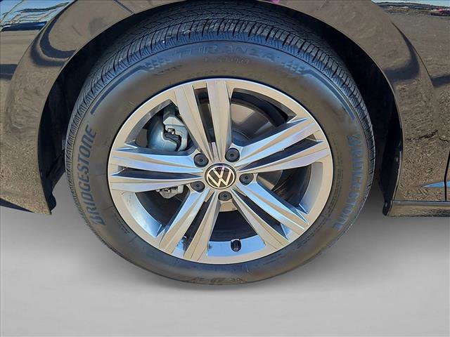 Used 2024 Volkswagen Jetta SE image 24