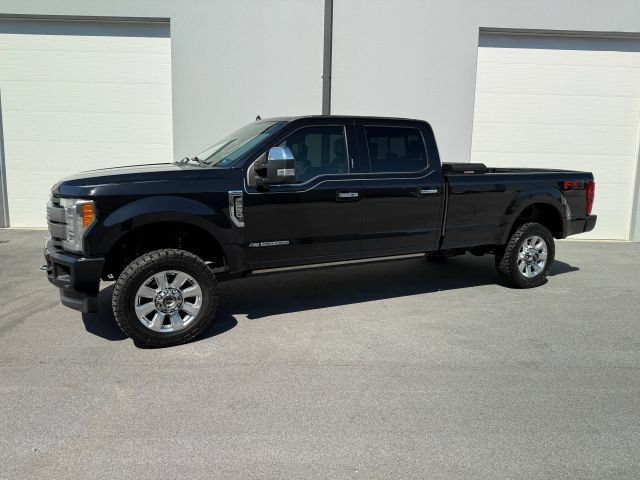 Used 2019 Ford F350 Platinum w/ Platinum Ultimate Package AWD/4WD image 3