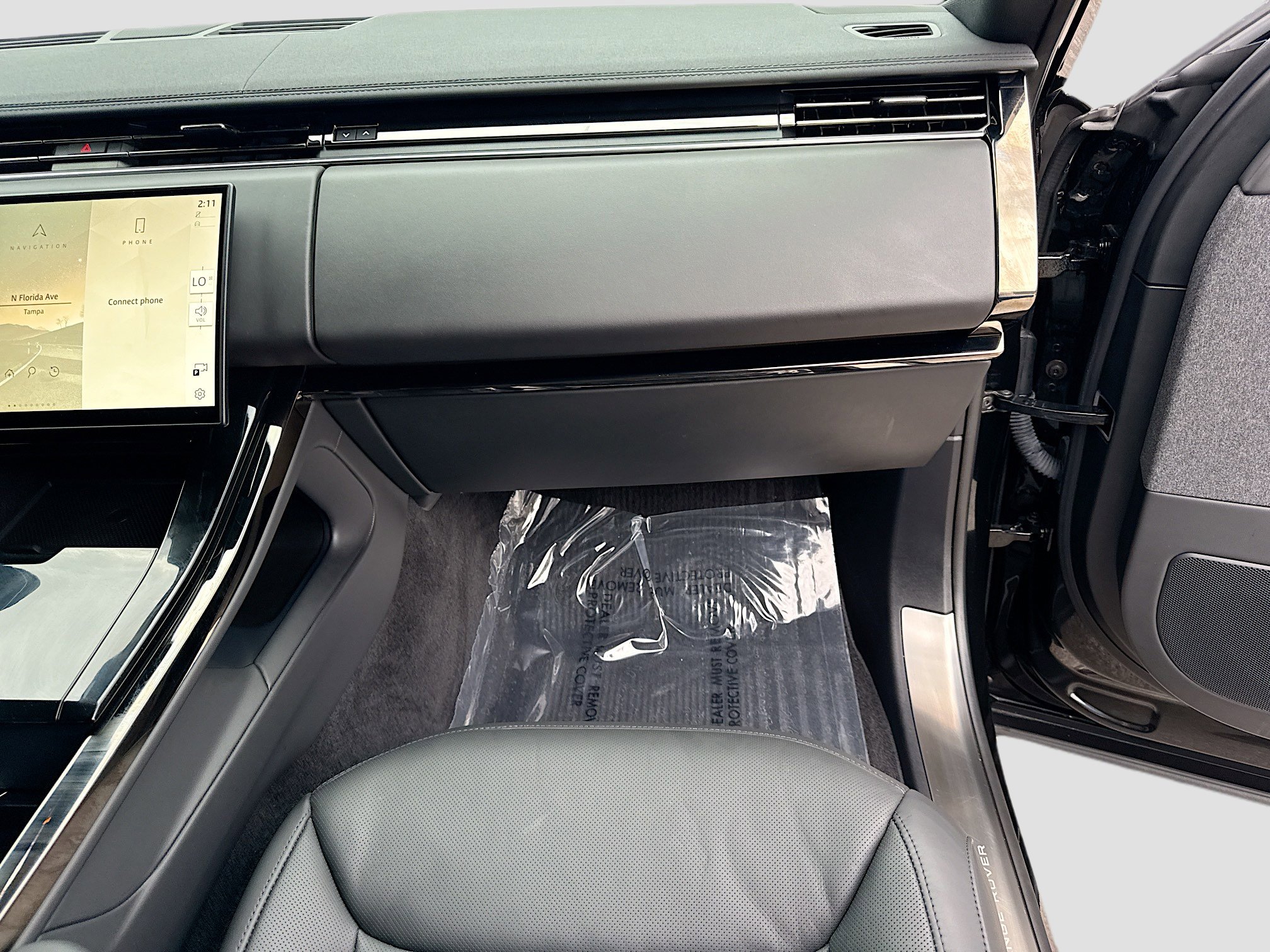 Used 2024 Land Rover Range Rover Sport SE AWD/4WD image 18