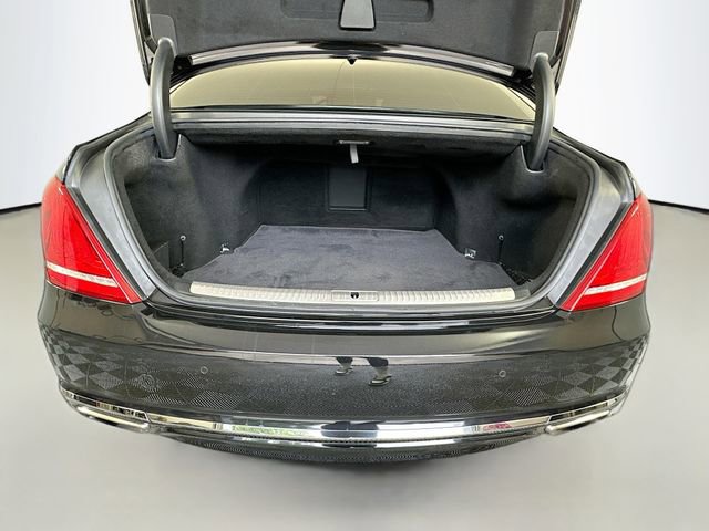 Used 2018 Genesis G90 3.3T Premium RWD image 28