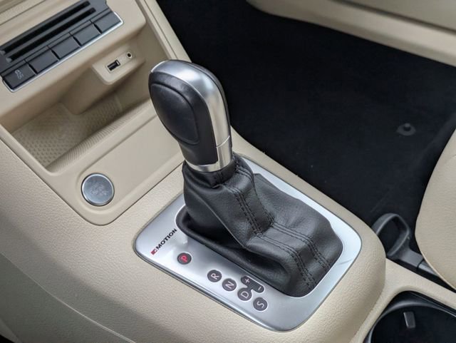 Used 2017 Volkswagen Tiguan S image 9