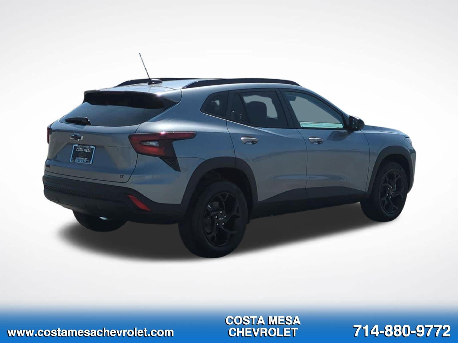 New 2026 Chevrolet Trax LT w/ Midnight Edition FWD image 5