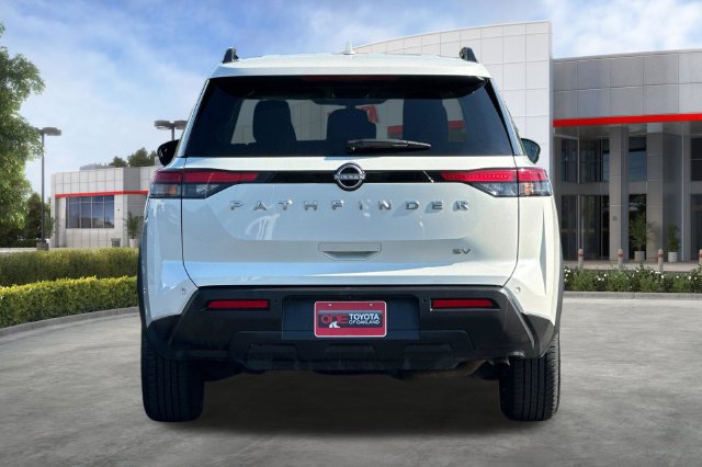 Used 2024 Nissan Pathfinder SV FWD image 5