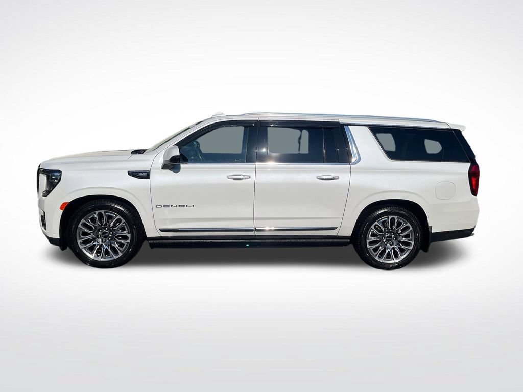 Used 2023 GMC Yukon XL Denali Ultimate AWD/4WD image 2