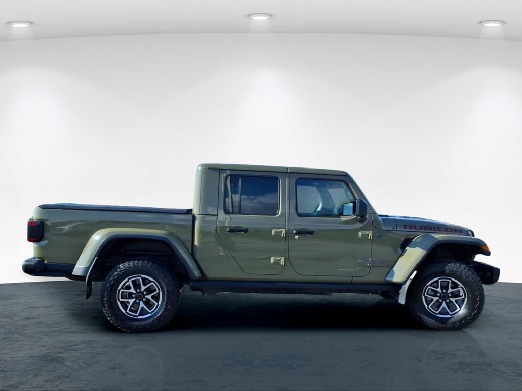 Used 2025 Jeep Gladiator Rubicon AWD/4WD image 7