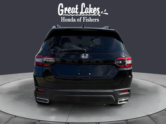 Used 2025 Honda Pilot Sport image 4