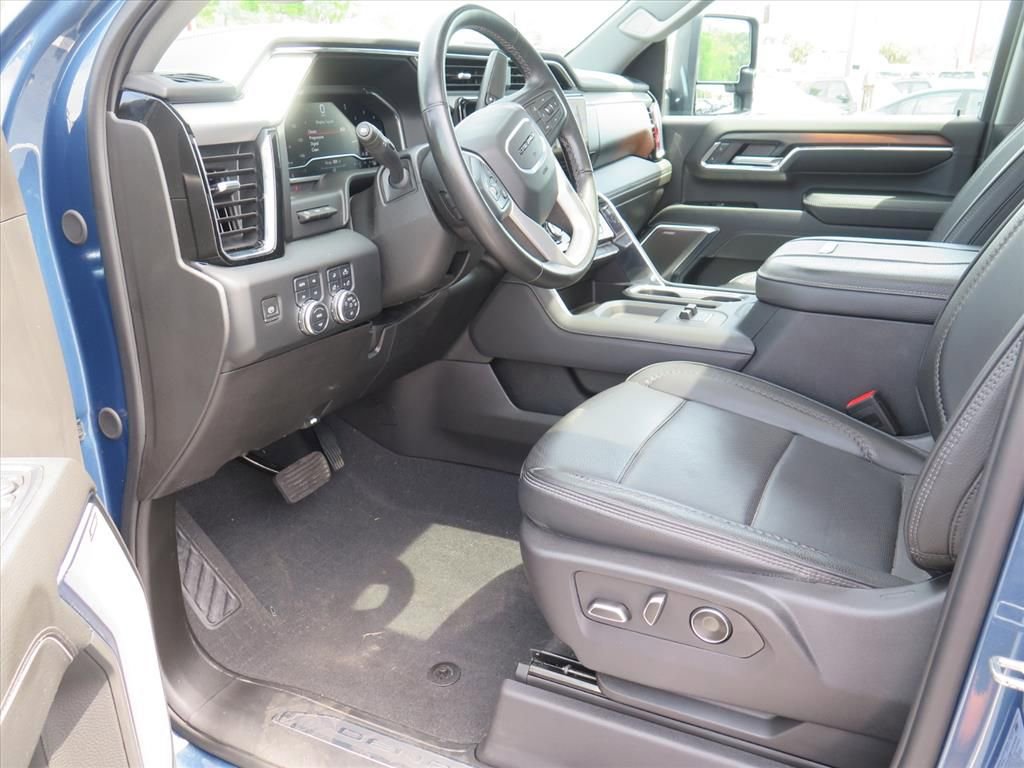 Used 2024 GMC Sierra 2500 Denali w/ Denali Reserve Package AWD/4WD image 11