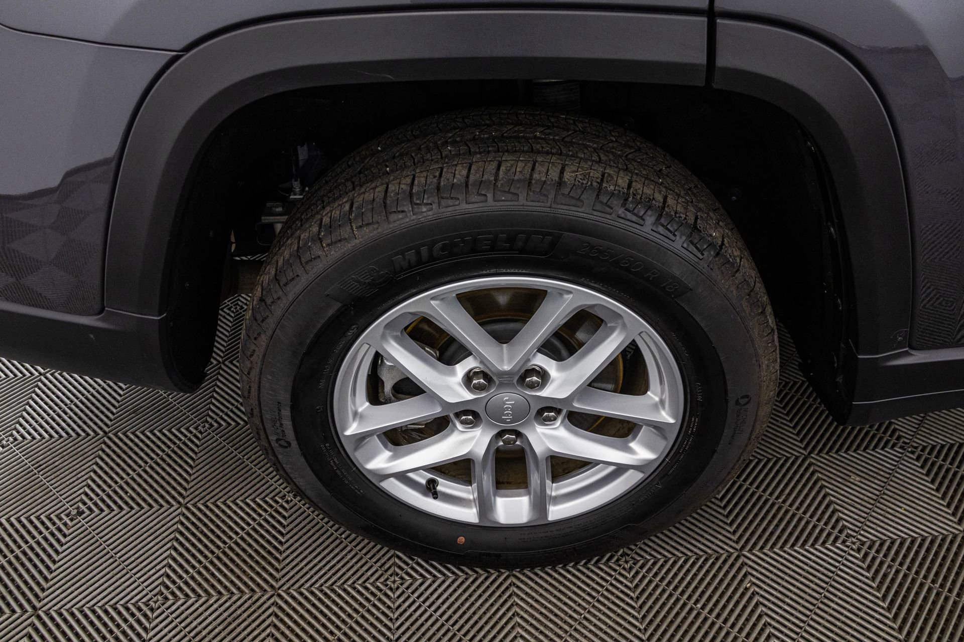 Used 2024 Jeep Grand Cherokee L Laredo w/ Luxury Tech Group I image 51