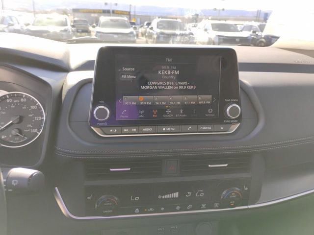 Used 2024 Nissan Rogue SV w/ SV Premium Package image 21