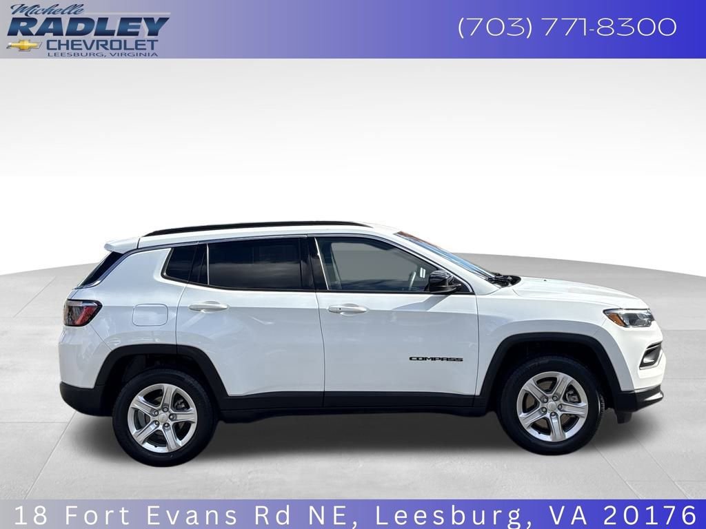 Used 2024 Jeep Compass Latitude image 8