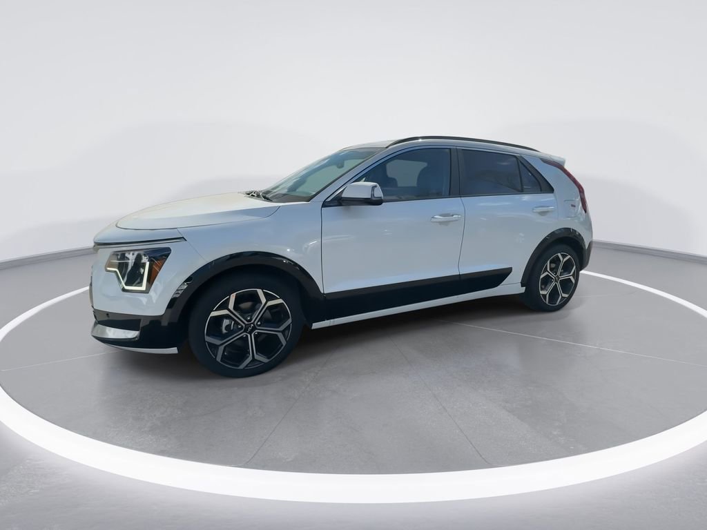 Used 2025 Kia Niro SX Touring image 4