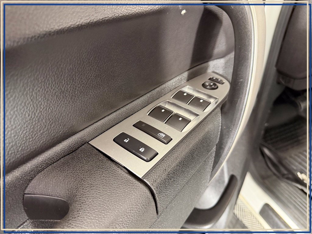 Used 2013 Chevrolet Silverado 2500 LT AWD/4WD image 25