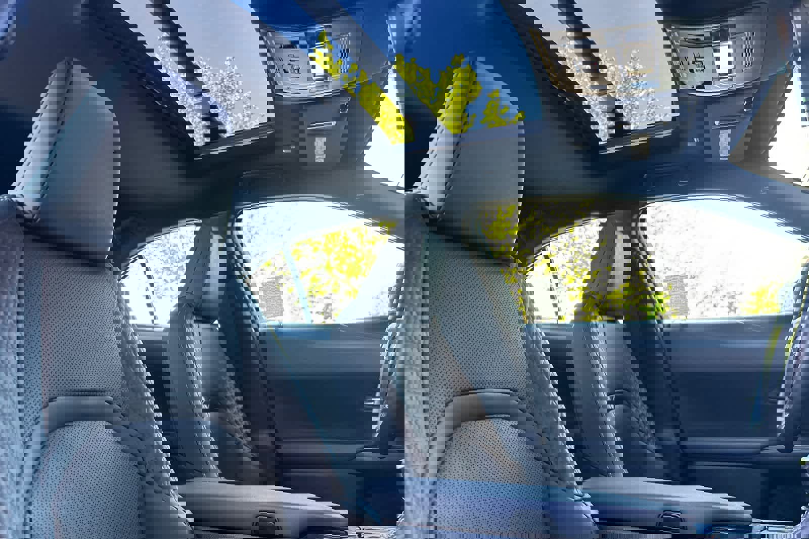 Used 2019 Lexus UX 200 w/ Premium Package image 18