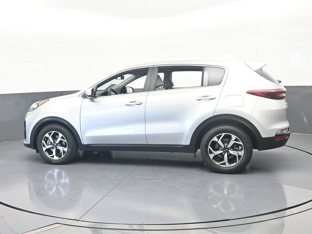 Used 2022 Kia Sportage LX image 3