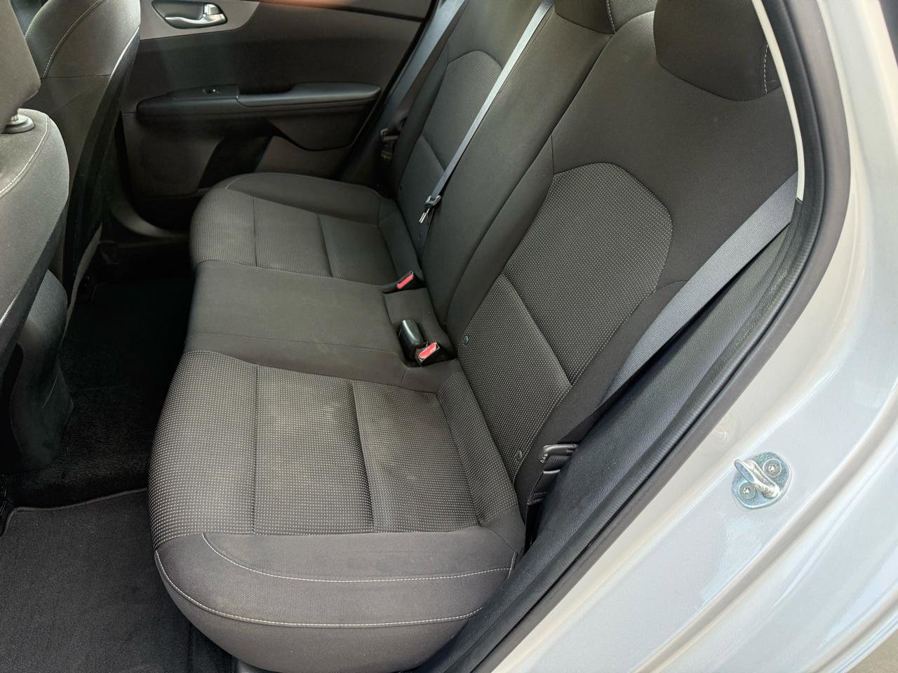Used 2020 Kia Forte LXS FWD image 18
