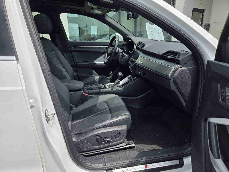 Used 2023 Audi Q3 2.0T Premium image 13