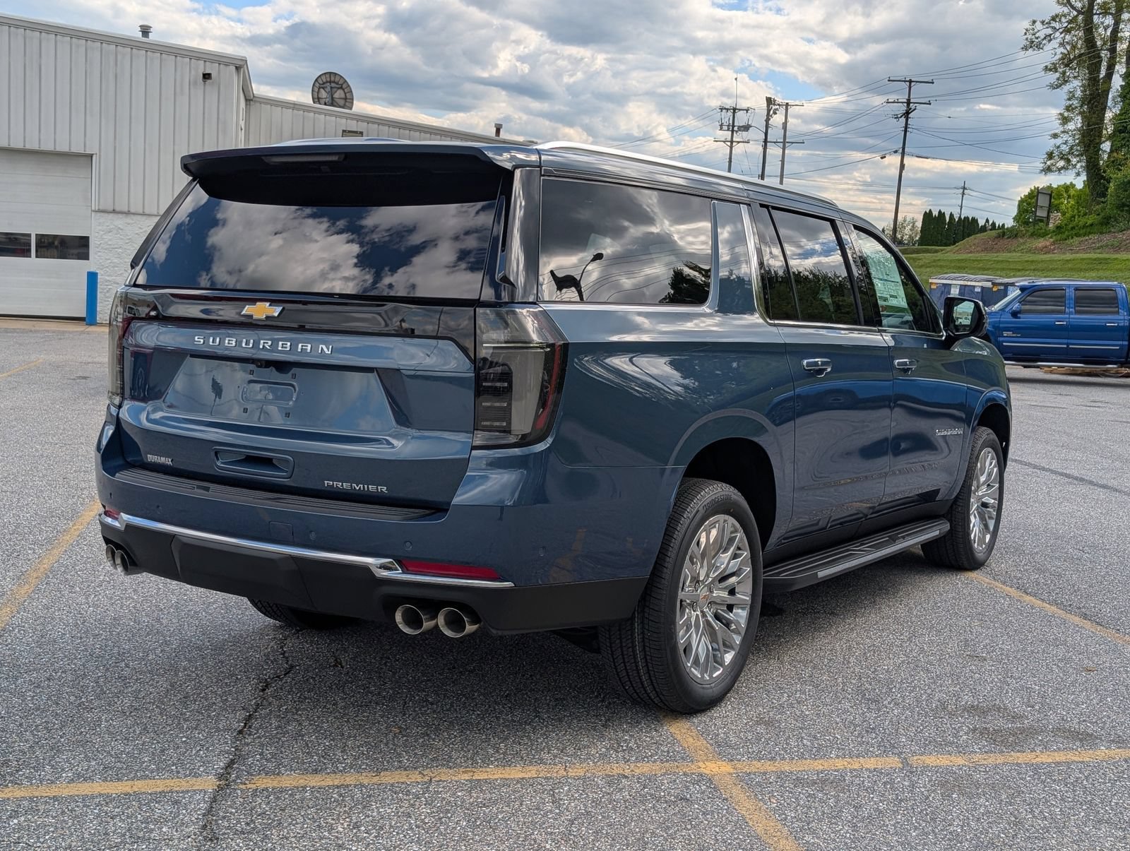 New 2026 Chevrolet Suburban Premier w/ Sun And Tow Package AWD/4WD image 2