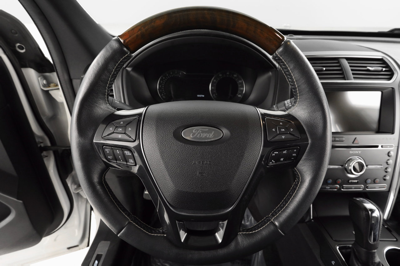 Used 2018 Ford Explorer Platinum image 14