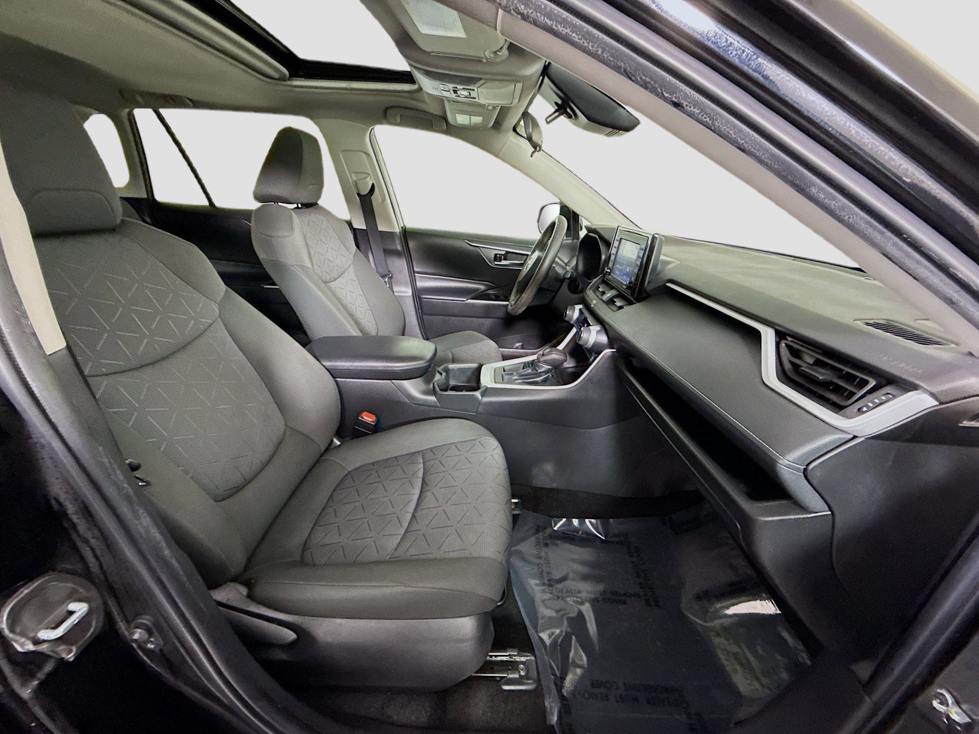 Used 2022 Toyota RAV4 XLE image 29