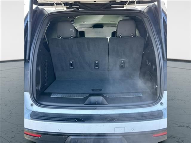 Used 2024 Chevrolet Tahoe Z71 w/ Luxury Package image 19