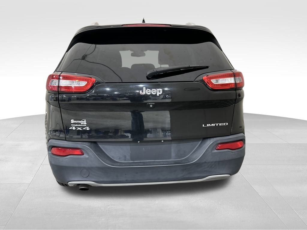 Used 2016 Jeep Cherokee Limited image 4