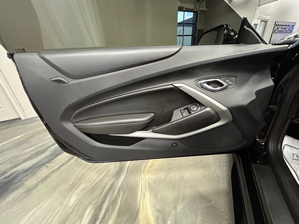 Used 2016 Chevrolet Camaro SS RWD image 43