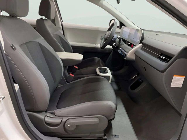 Used 2024 Hyundai Ioniq 5 SE RWD image 27