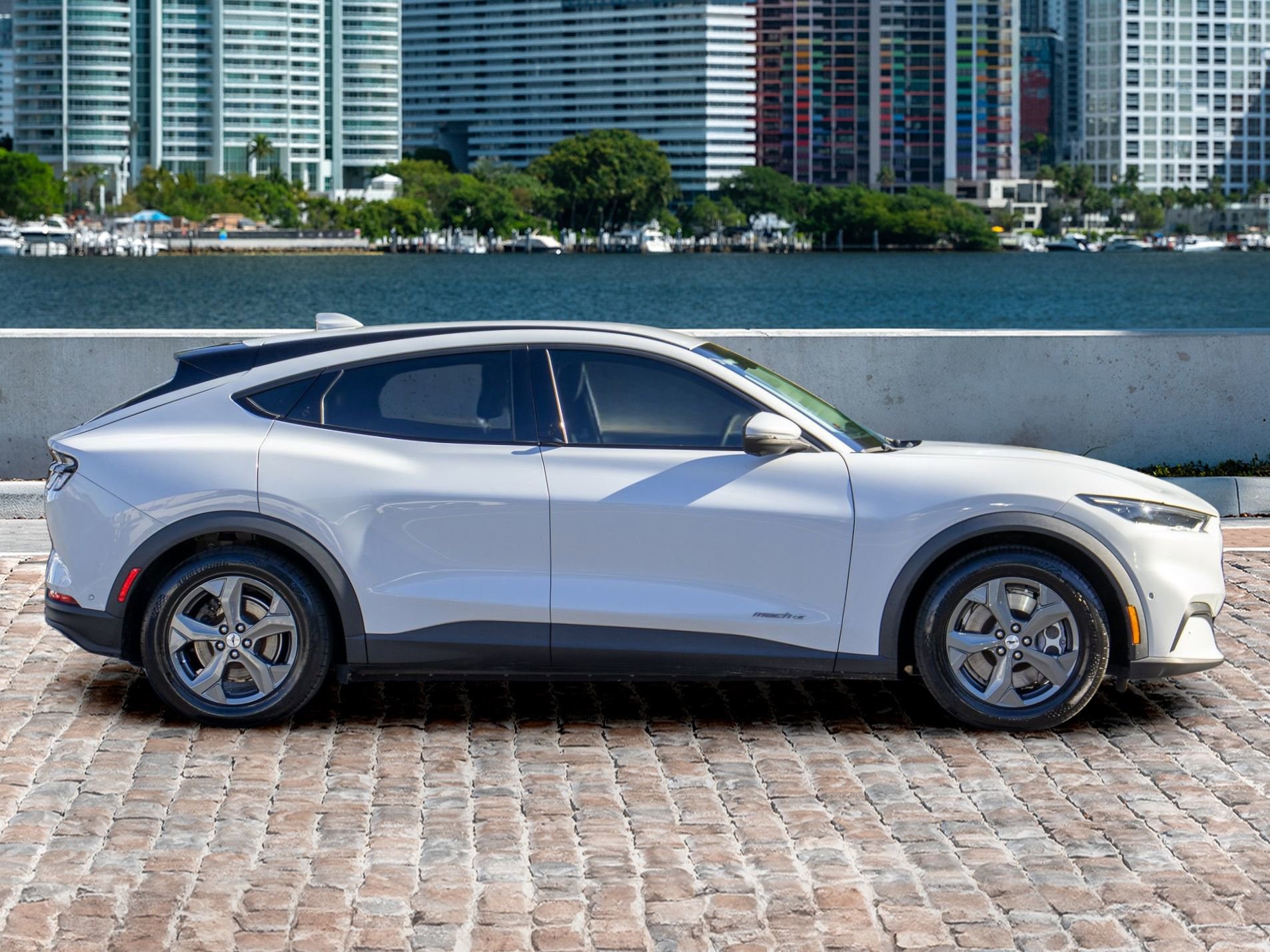 Used 2021 Ford Mustang Mach-E Select w/ Comfort/Technology Package image 4