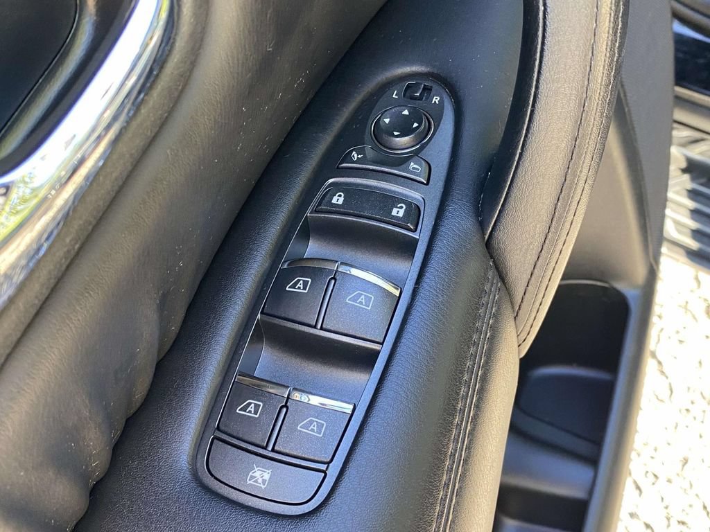 Used 2023 Nissan Armada SL w/ Midnight Edition Package RWD image 18