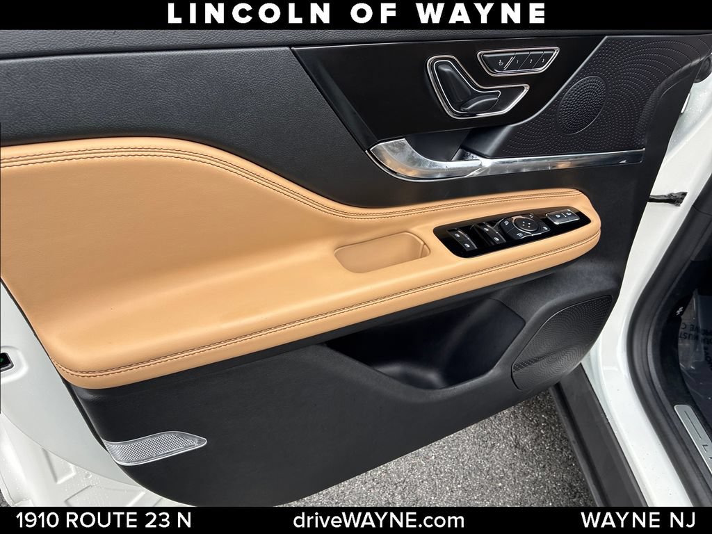 Certified 2023 Lincoln Corsair Reserve FWD image 13
