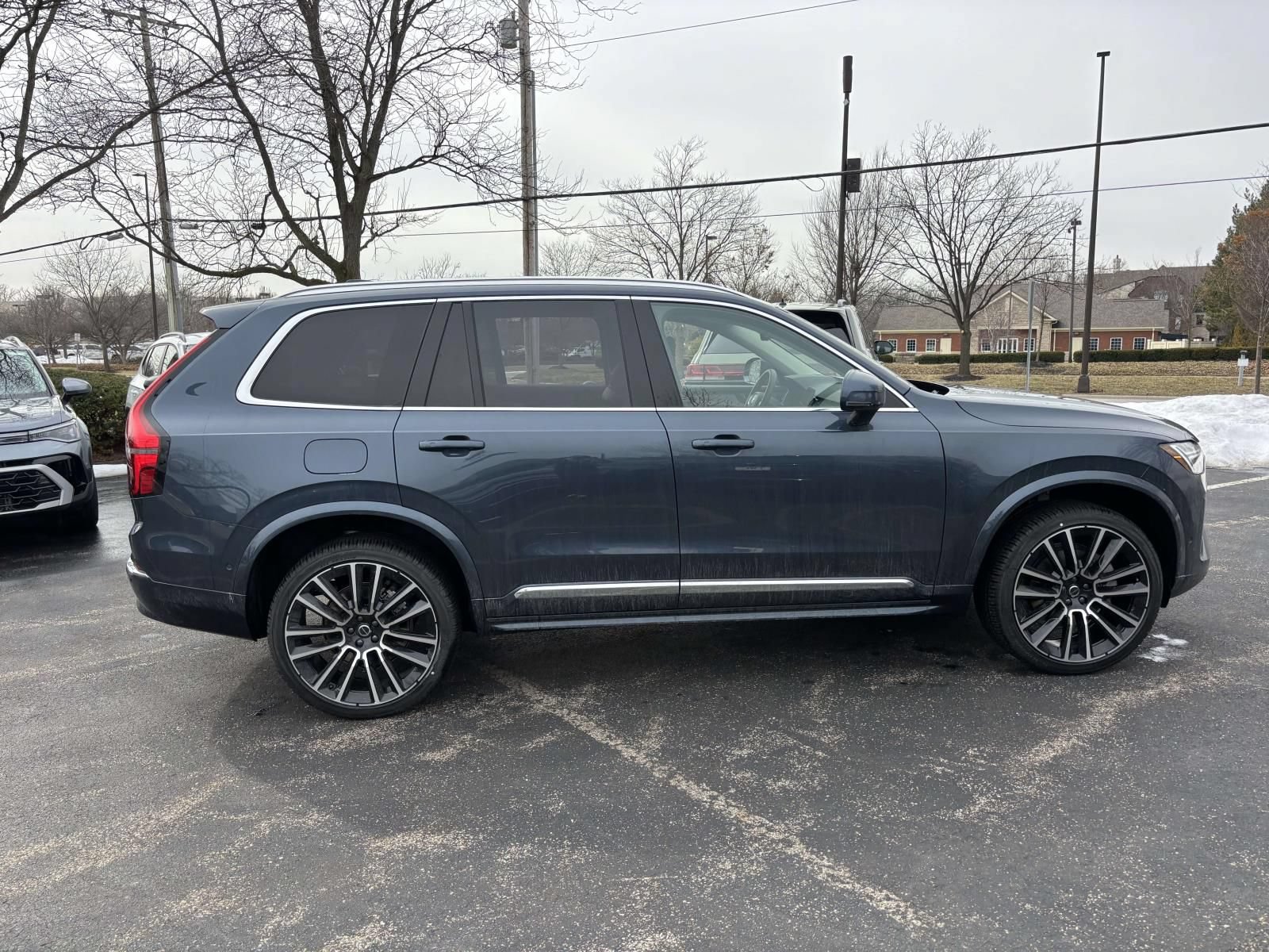 New 2026 Volvo XC90 B6 Plus w/ Protection Package Premier AWD/4WD image 8