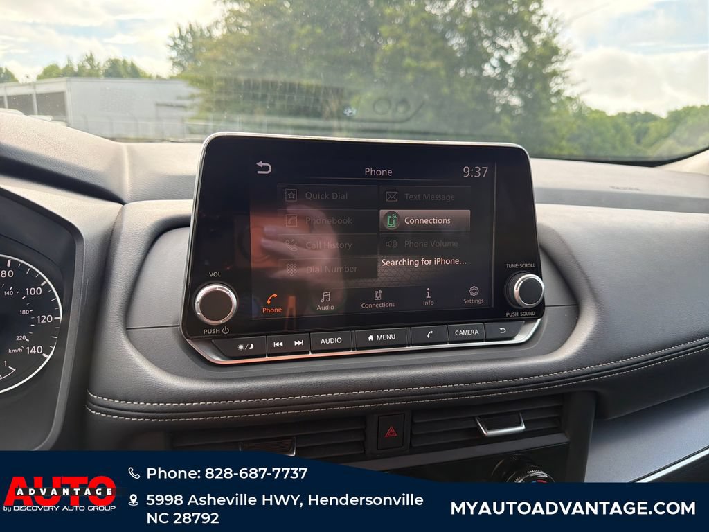 Used 2025 Nissan Rogue SV AWD/4WD image 14
