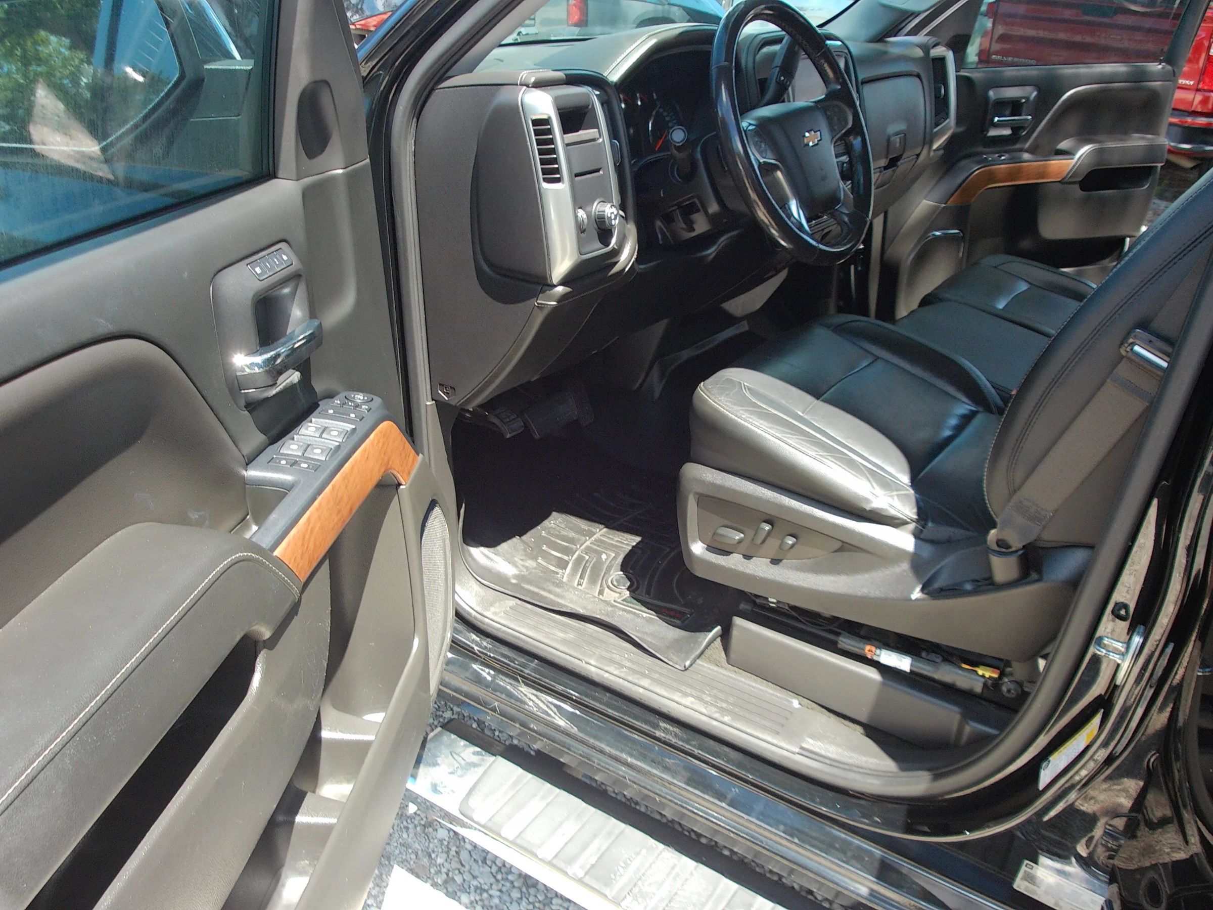 Used 2018 Chevrolet Silverado 1500 LTZ RWD image 10