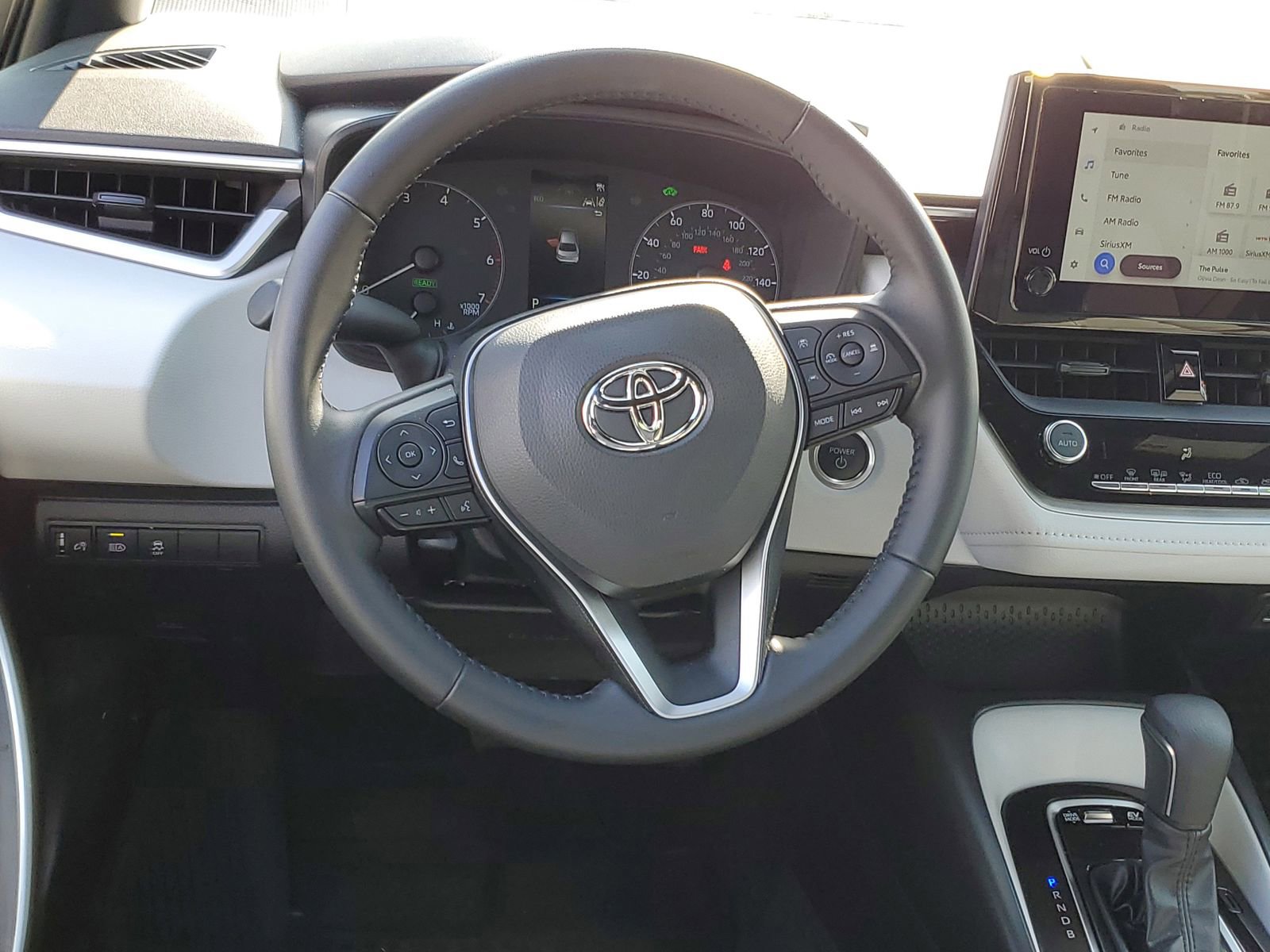 Certified 2025 Toyota Corolla SE w/ Convenience Package FWD image 12