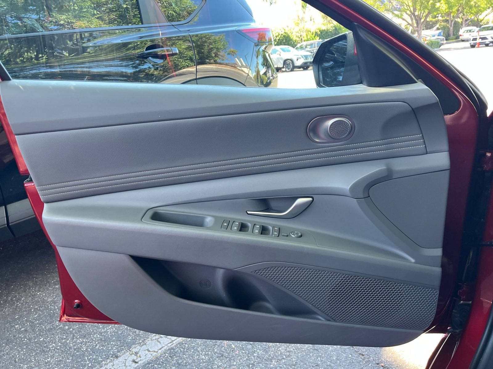 Used 2025 Hyundai Elantra SEL FWD image 18