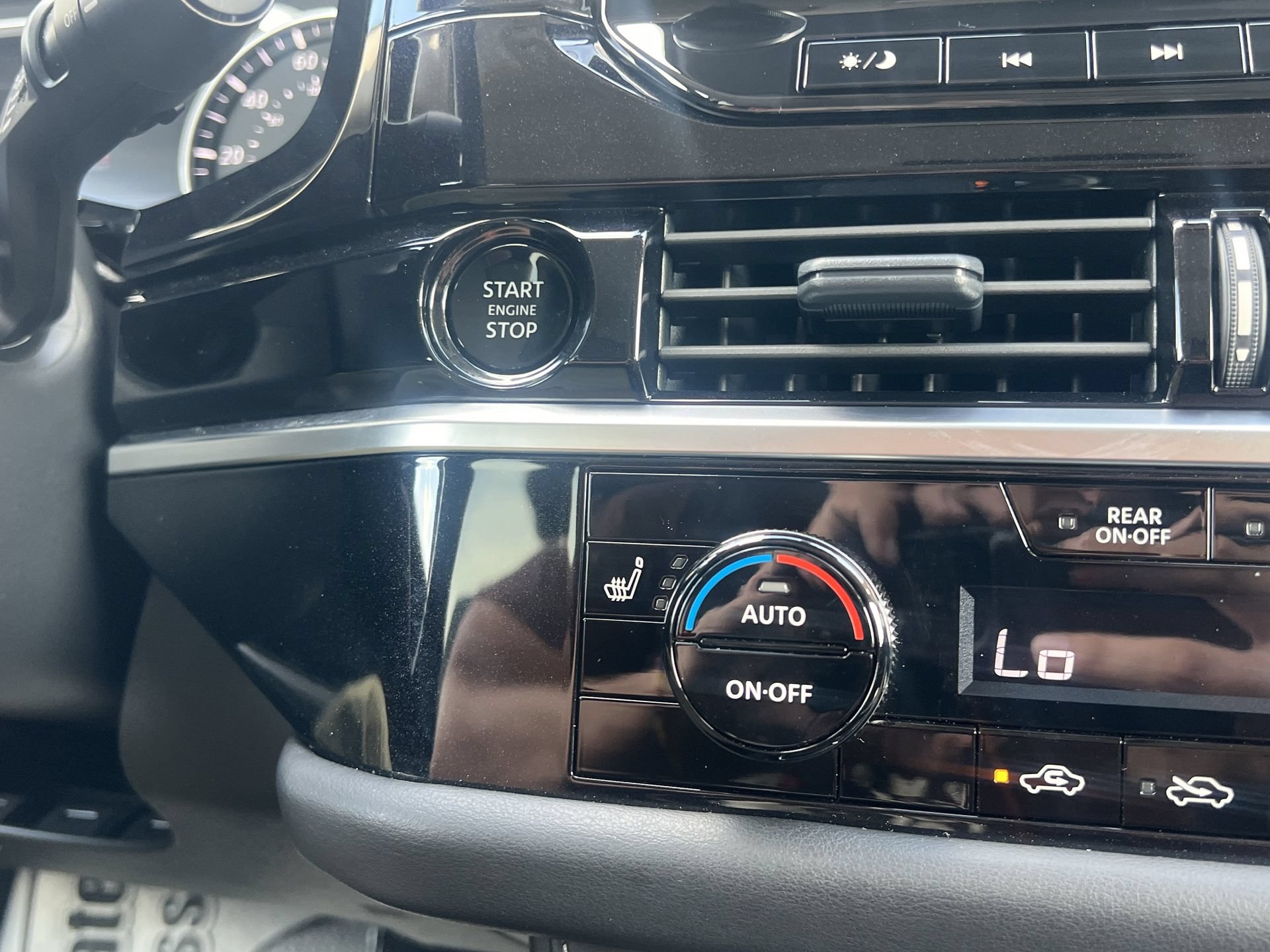 Certified 2025 Nissan Pathfinder SL AWD/4WD image 7