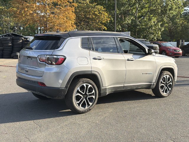 Used 2024 Jeep Compass Limited AWD/4WD image 12
