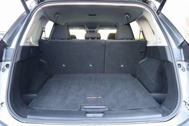 Used 2024 Nissan Rogue SV image 27