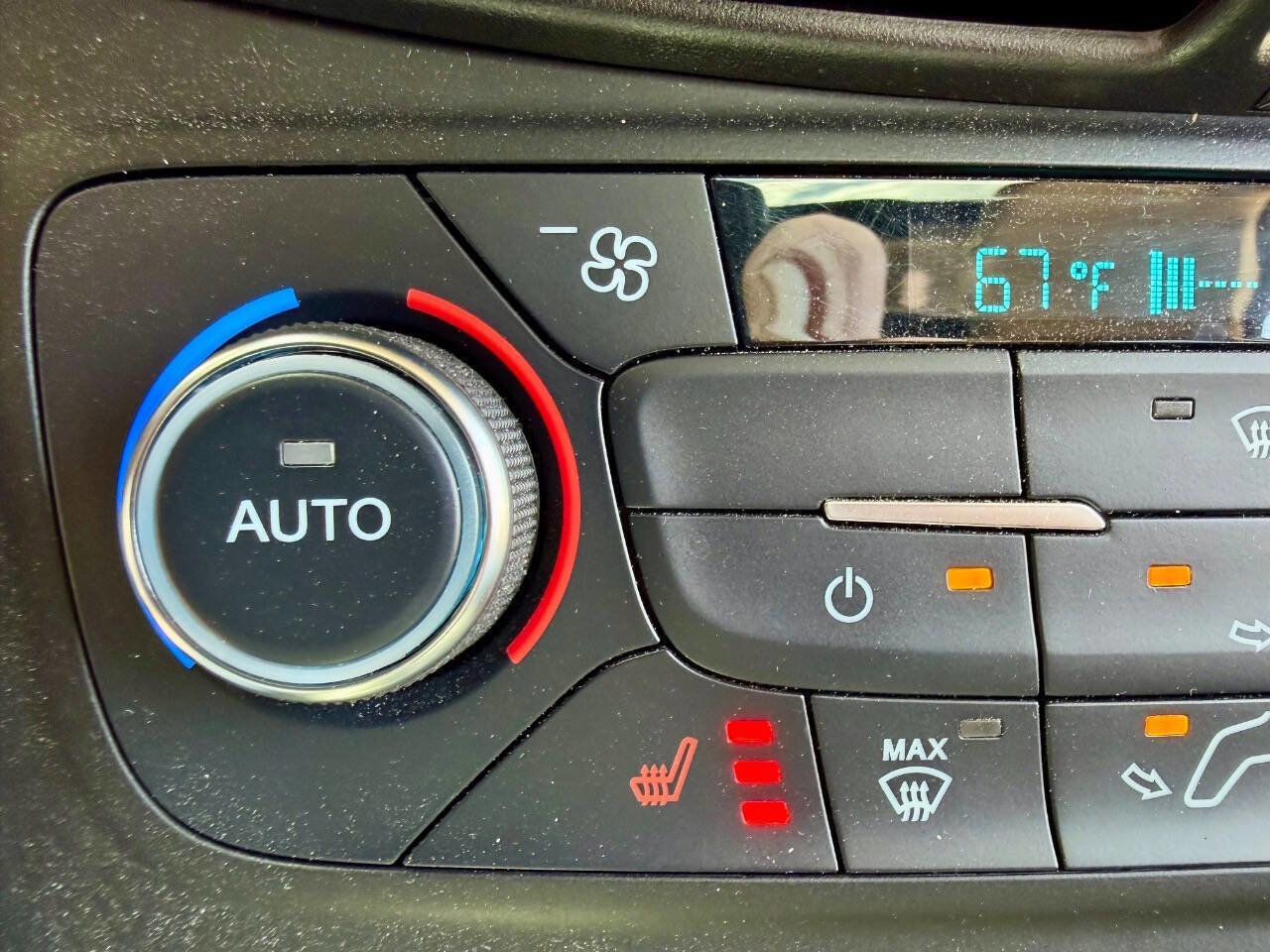 Used 2017 Ford Escape Titanium w/ Equipment Group 301A AWD/4WD image 38