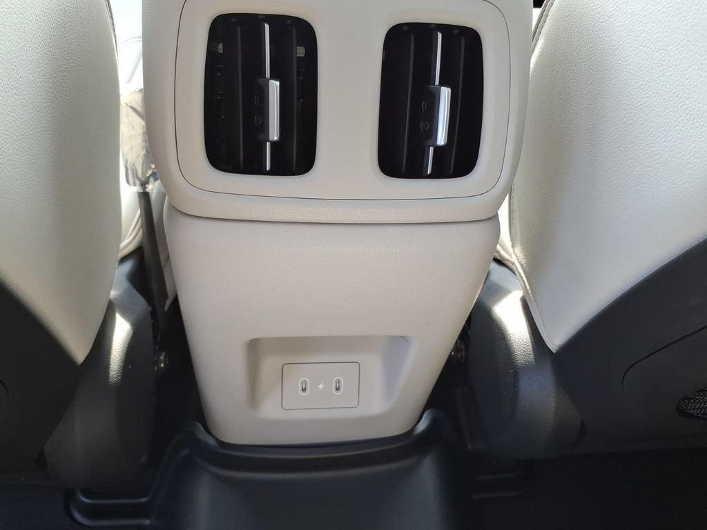 New 2026 Hyundai Tucson Limited FWD image 12