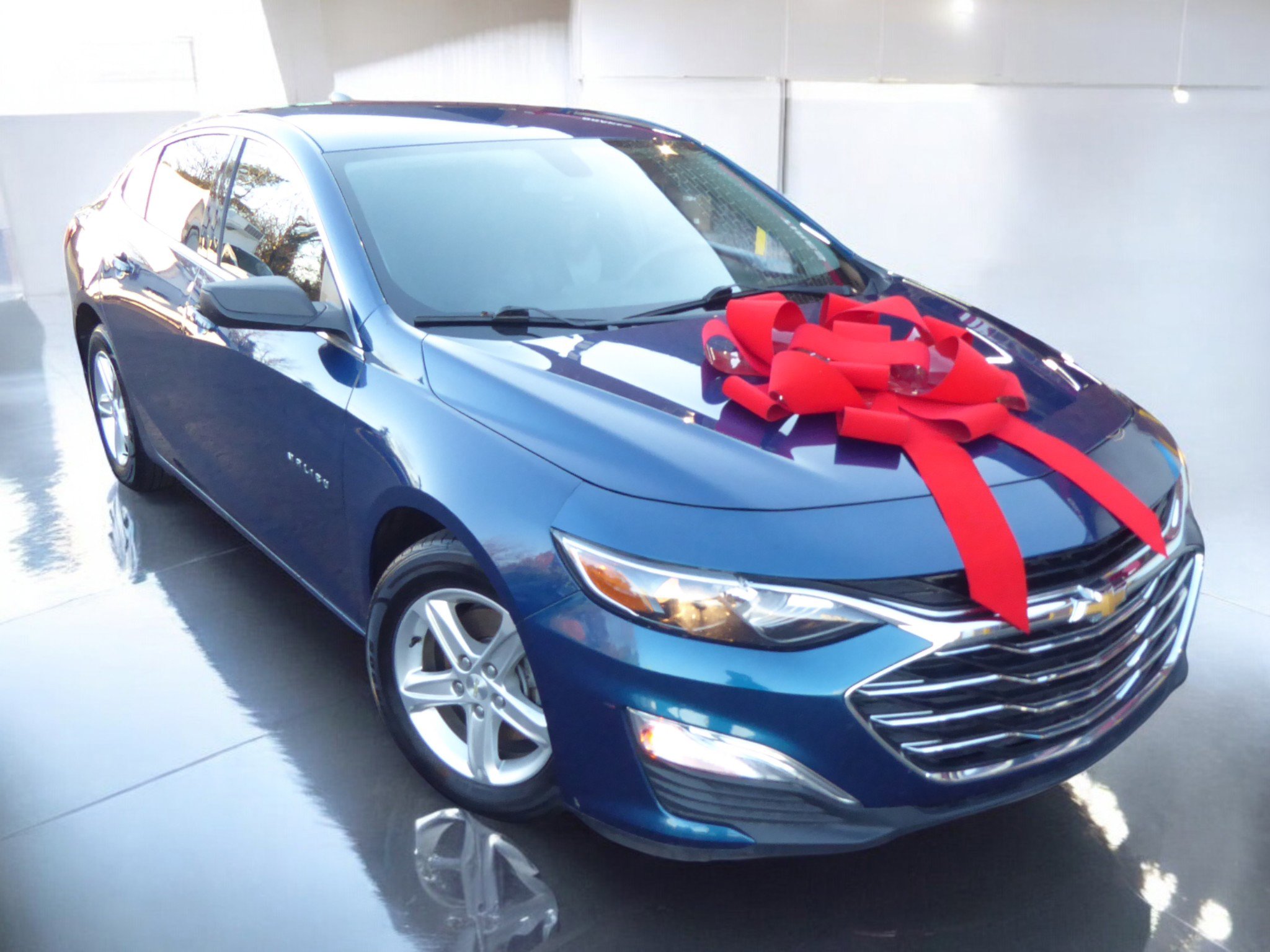 Used 2019 Chevrolet Malibu LS w/ LPO, Convenience Package 1 image 2