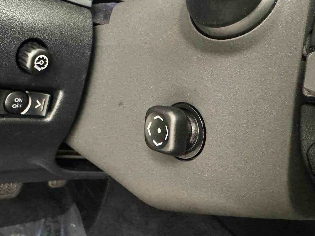 Used 2012 Lexus IS 350C image 33