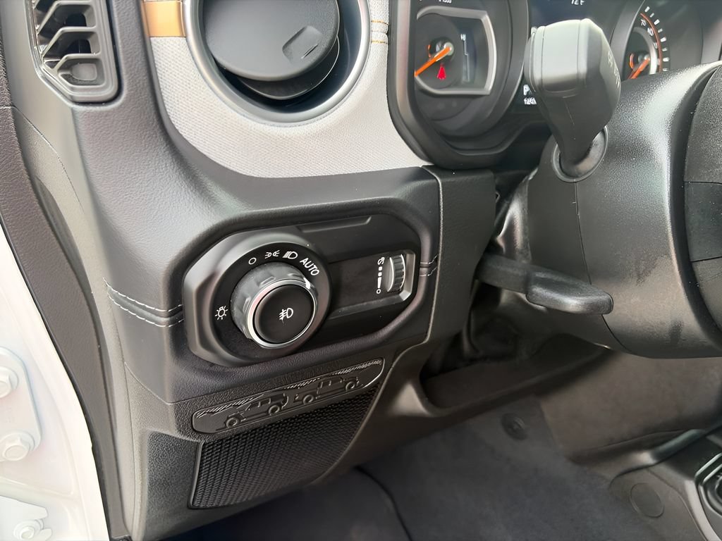 Used 2026 Jeep Wrangler Unlimited Sahara AWD/4WD image 18