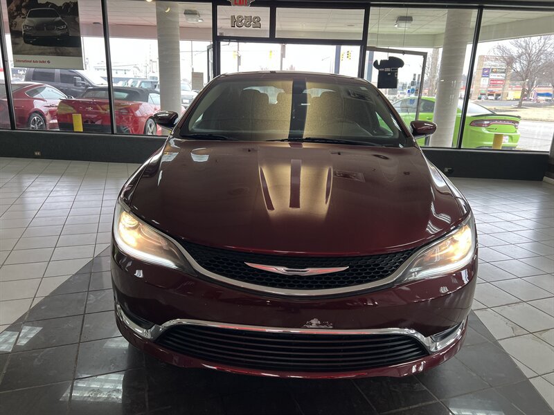 Used 2015 Chrysler 200 Limited w/ Convenience Group FWD image 3
