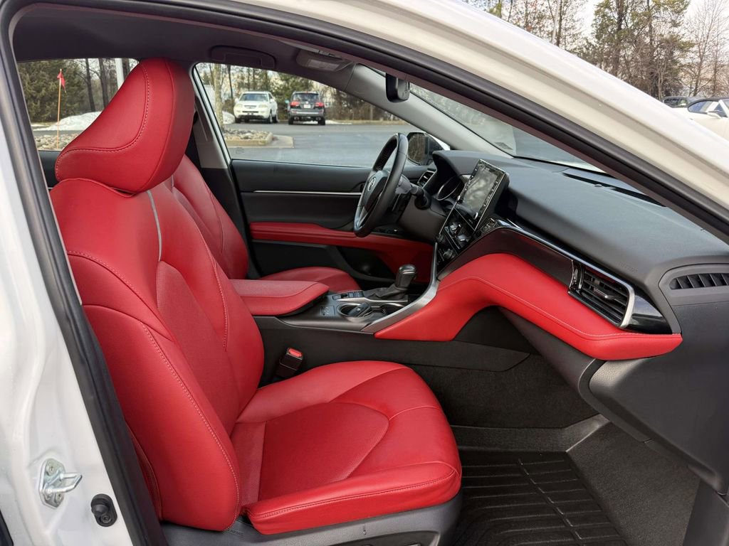 Used 2022 Toyota Camry XSE image 14