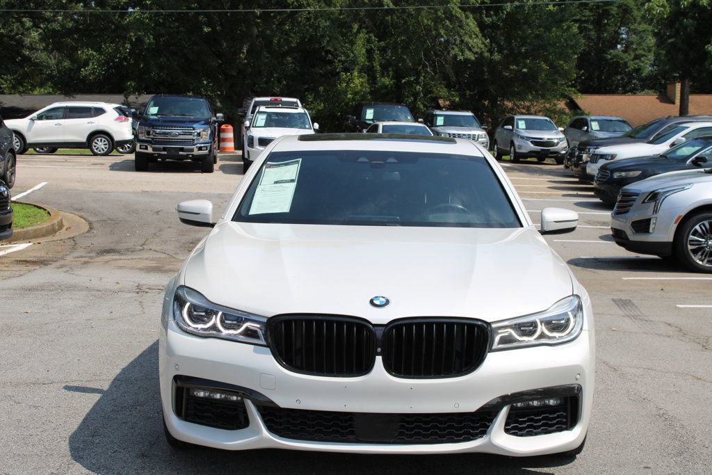 Used 2018 BMW 750i image 2