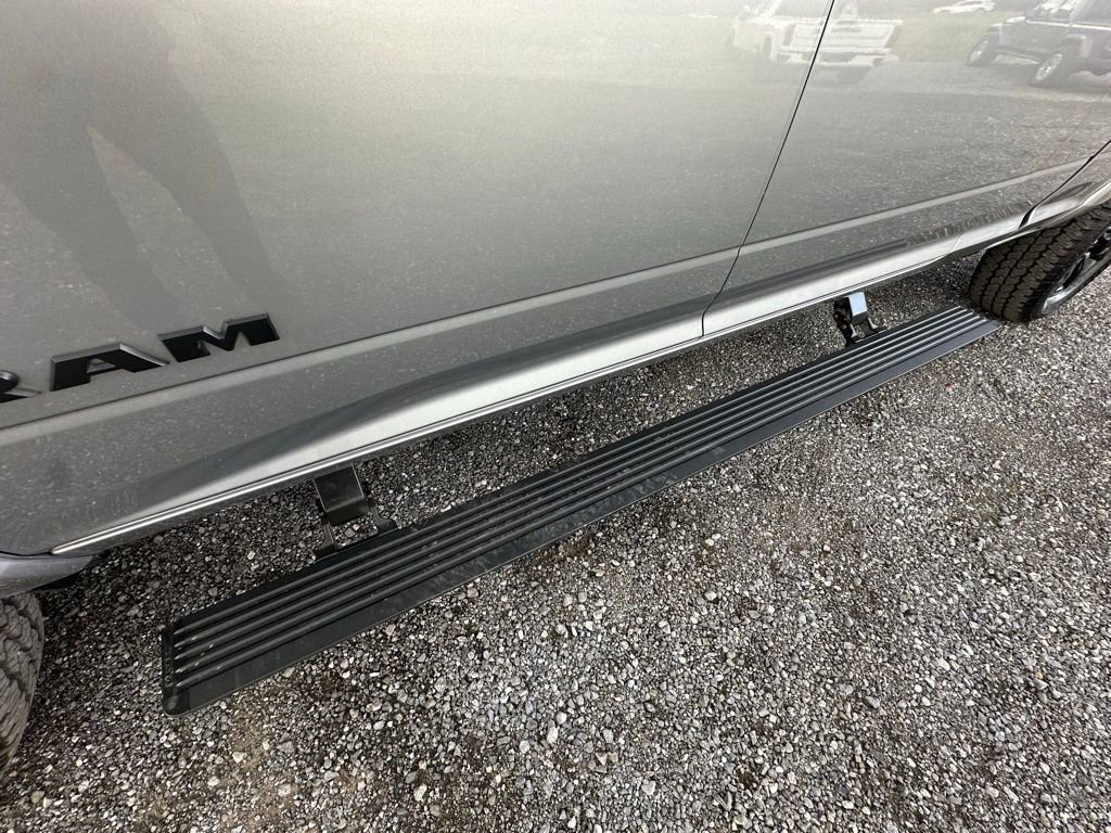 Used 2022 RAM 2500 Limited AWD/4WD image 15