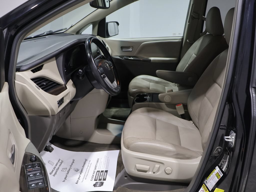 Used 2025 Hyundai Santa Fe Calligraphy AWD/4WD image 11