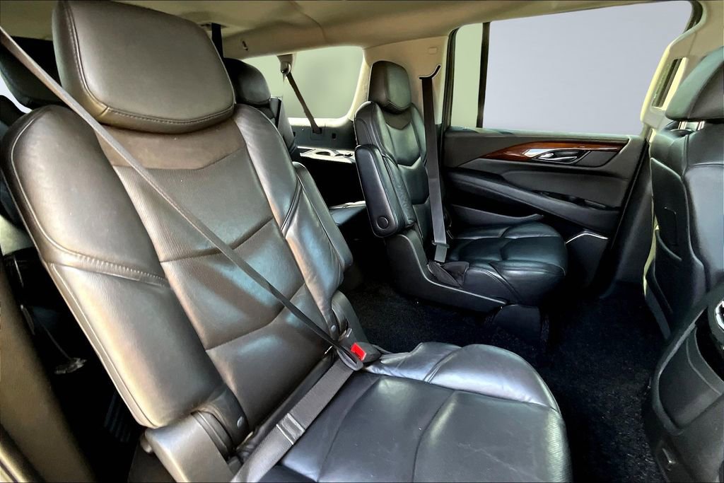 Used 2019 Cadillac Escalade ESV Luxury image 27