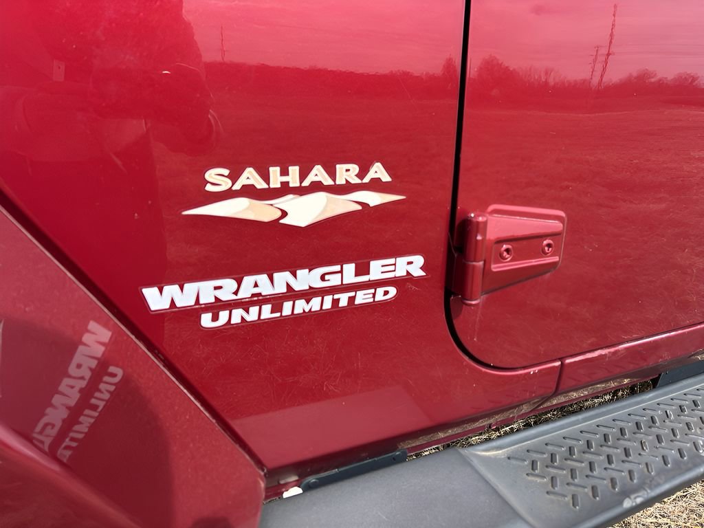 Used 2012 Jeep Wrangler Unlimited Sahara w/ Dual Top Group image 10